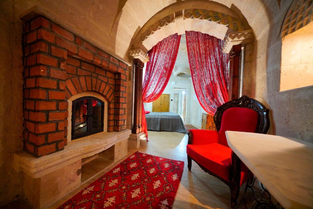 Holiday Cave Hotel - Junior Cave Suite