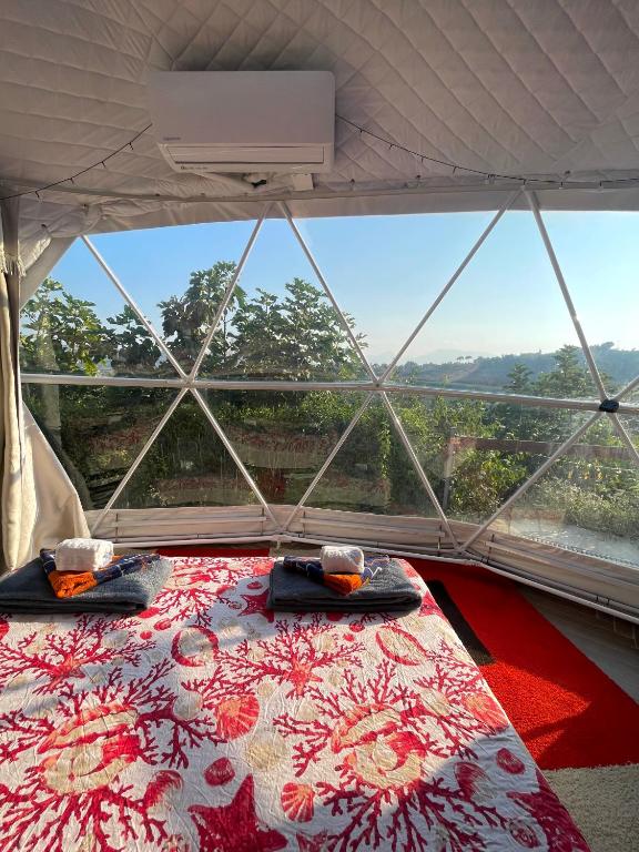 Postel nebo postele na pokoji v ubytování Glamping Lost