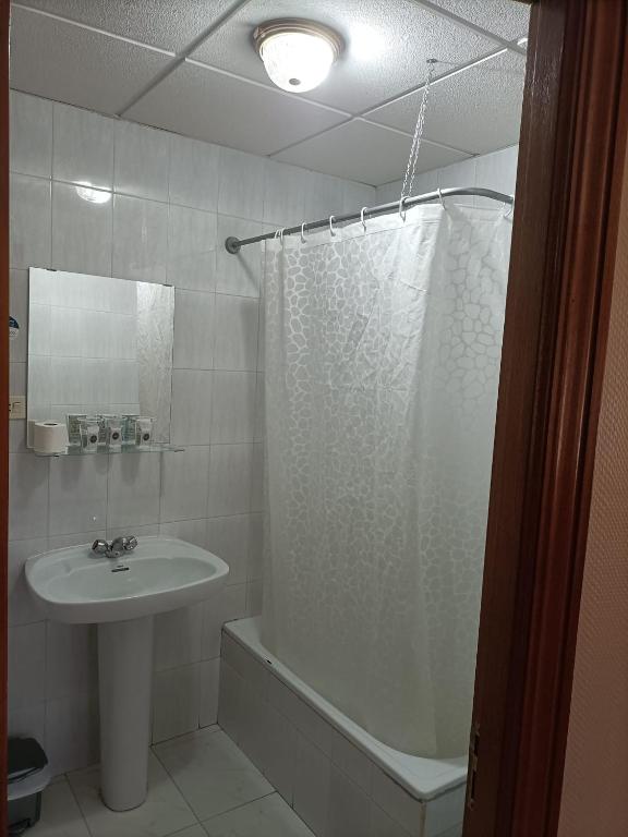 Koupelna v ubytování HOSTAL ALTO PÁRAMO