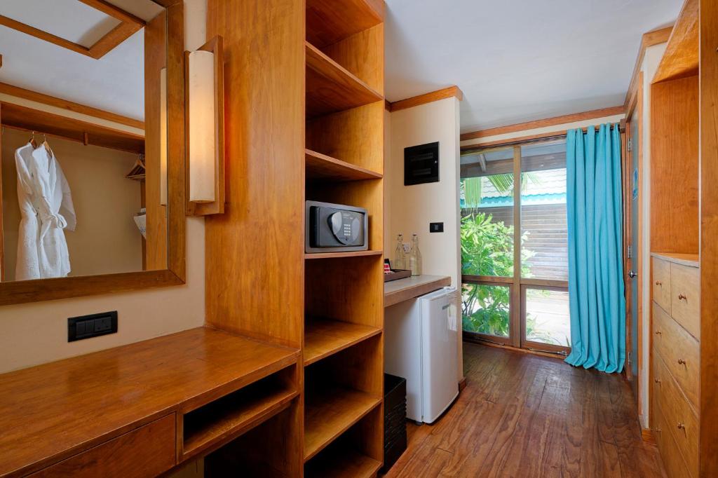 Canareef Resort Maldives - 6