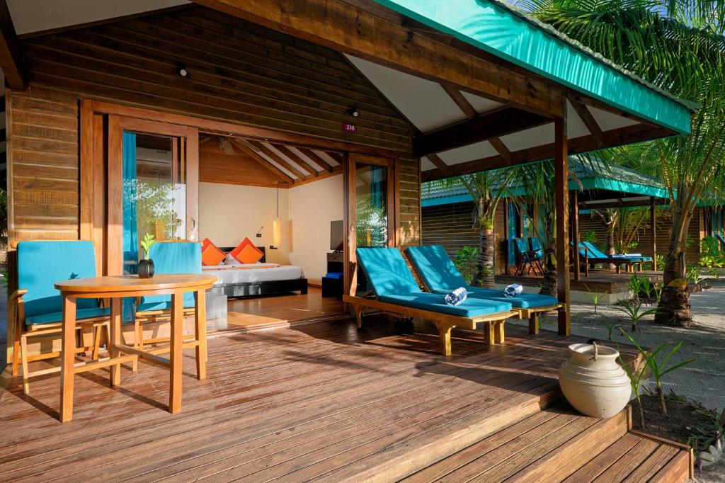Patio nebo venkovní prostory v ubytování Canareef Resort Maldives