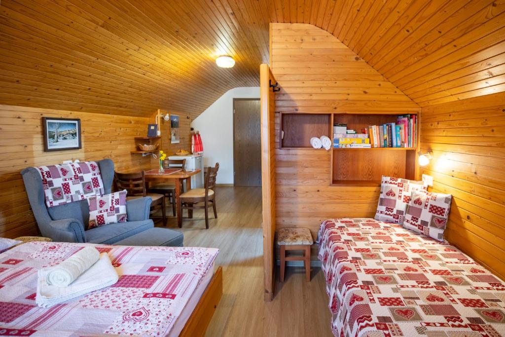 Postel nebo postele na pokoji v ubytování Apartmaji Preželj