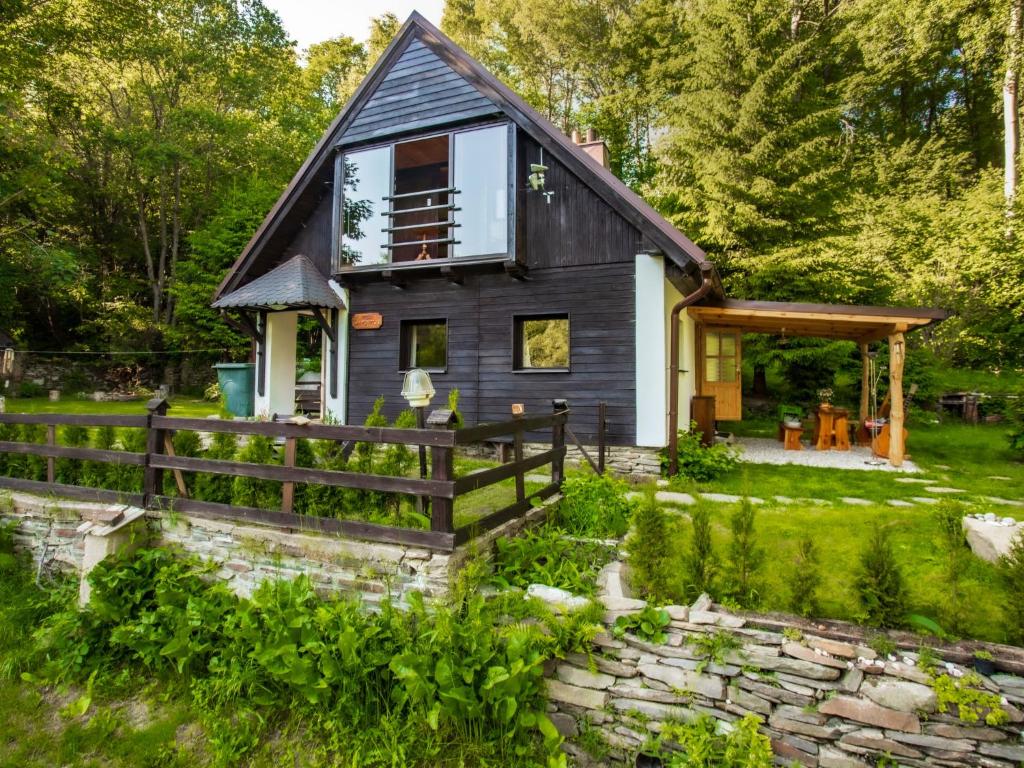 Zahrada ubytování Holiday Home Dolní Jílovice by Interhome