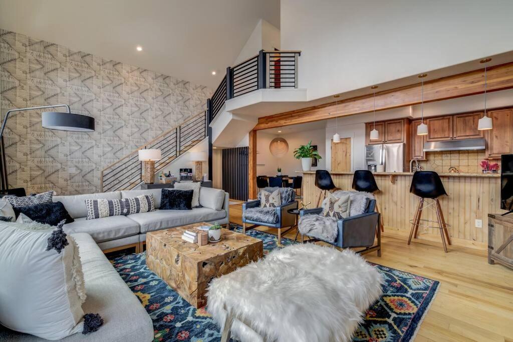 Escape Chalet Family and Petfriendly Steamboat Chalet, Steamboat