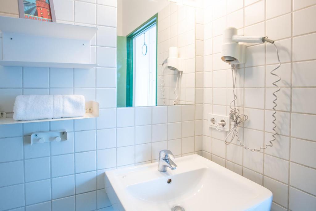 Flattering - Berlin - Resim 22