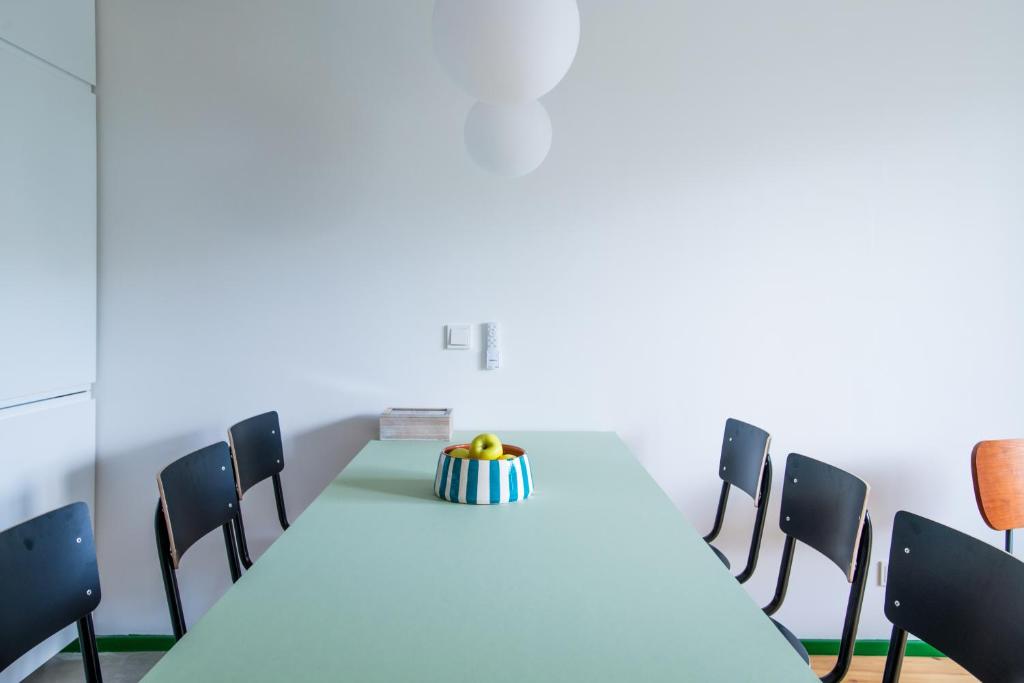 Flattering - Berlin - Resim 34