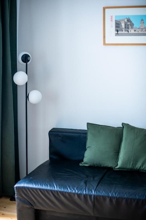 Flattering - Berlin - Resim 31