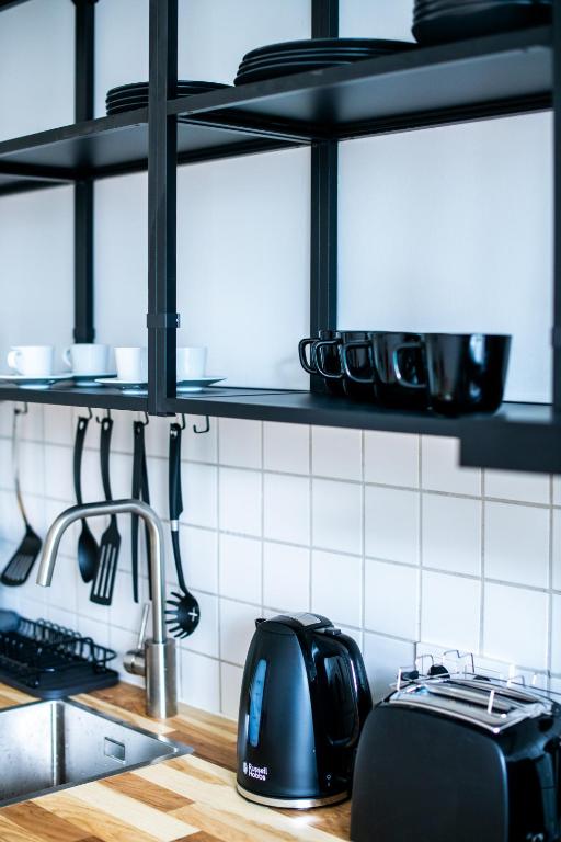 Flattering - Berlin - Resim 20