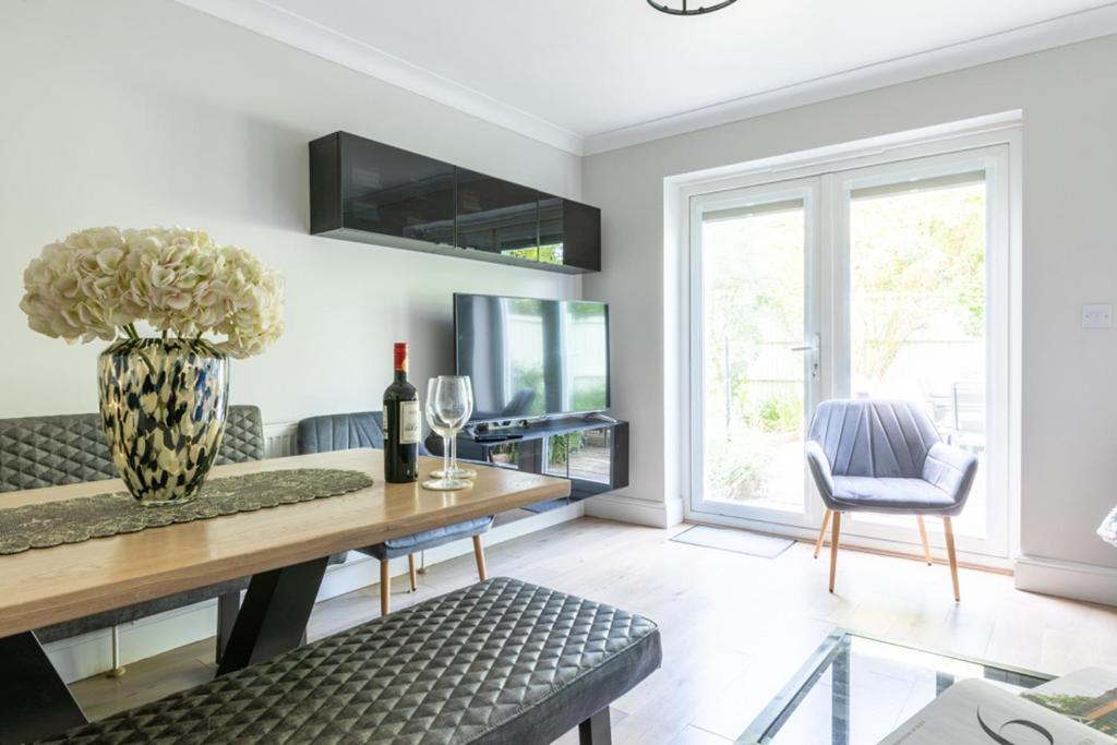 Olive Tree Townhouse by Whitstable Seaside, Whitstable (updated prices