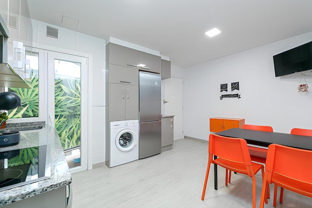 A kitchen or kitchenette at Piso Ría de Pontevedra