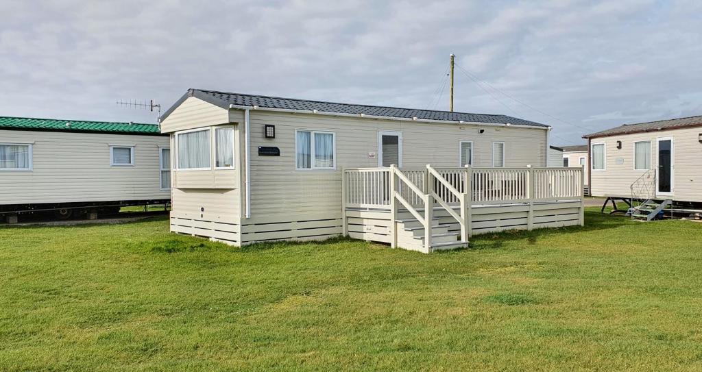 The Burrows Holiday Caravan, Seal Bay, Selsey (precios actualizados 2024)
