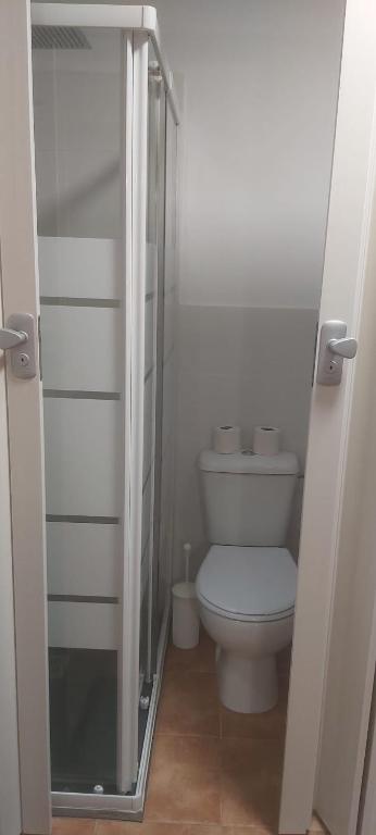Fotografie z fotogalerie ubytování Loft 3 Nuevo,tercera planta sin ascensor,pequeño y coqueto,wifi y aire acondicionado v destinaci La Línea de la Concepción