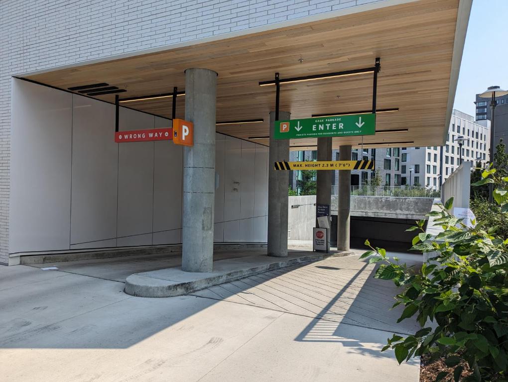 West Coast Suites at UBC - Resim 31