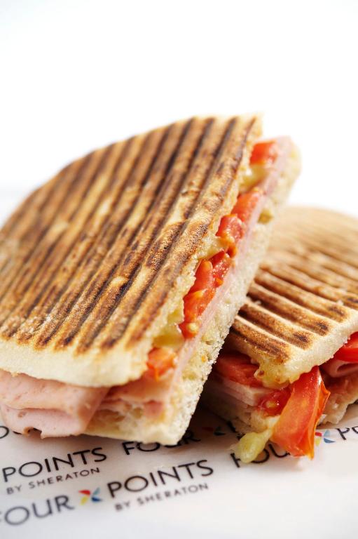 Four Points by Sheraton Edmonton South - Resim 8