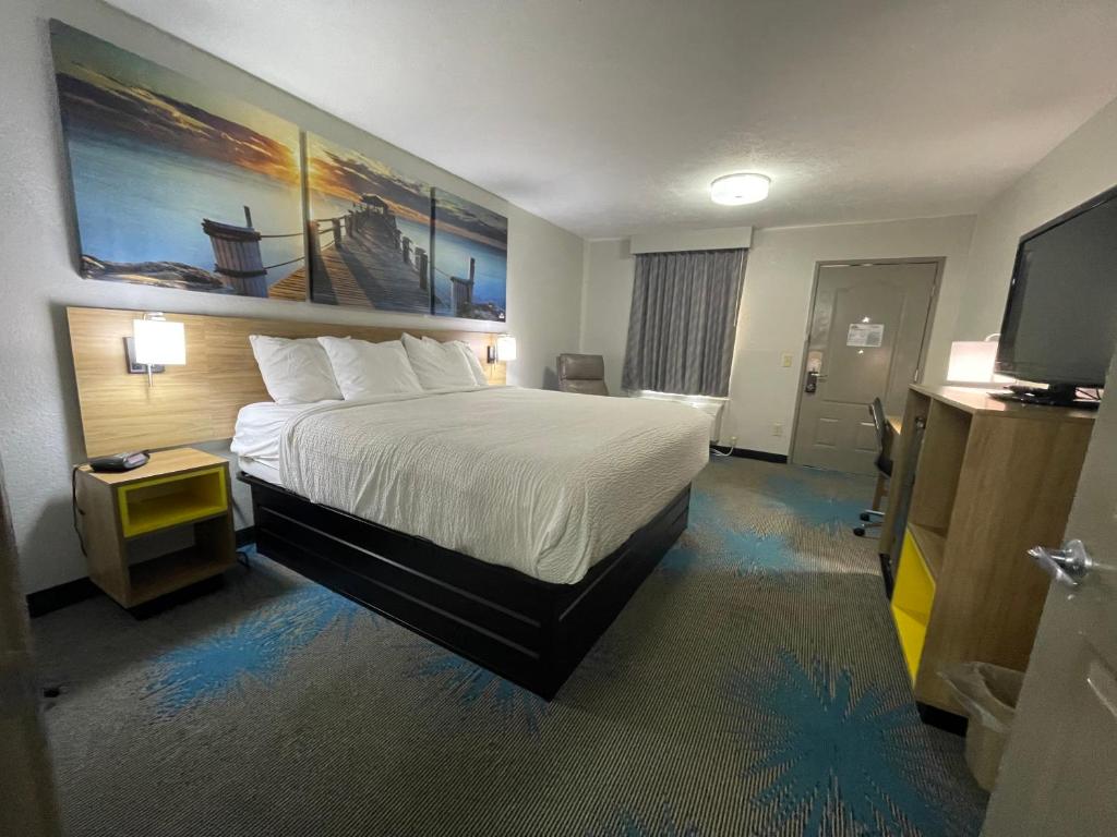 Days Inn by Wyndham Savannah - King Room - Accès à La Mobilité / Non-fumeur