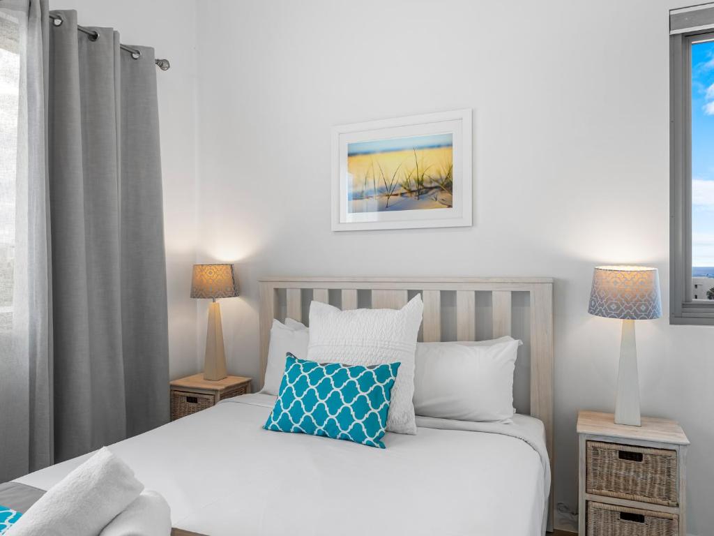 Postel nebo postele na pokoji v ubytování Nova Mooloolaba Beach Apartments