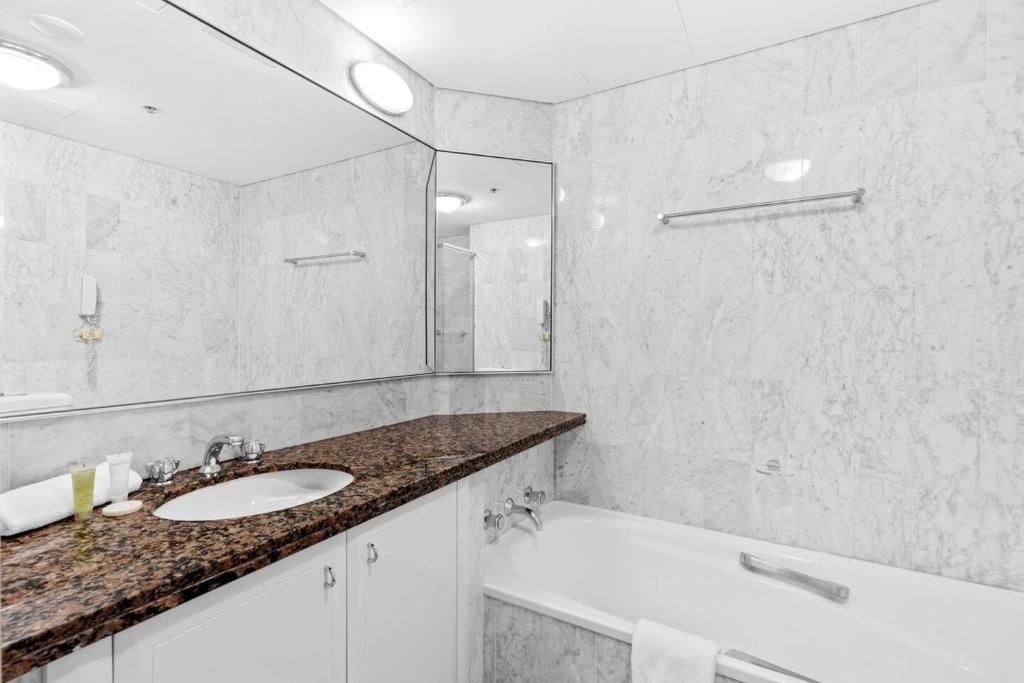 One bedroom in The Rocks 1601 Self Catering - 一居室公寓