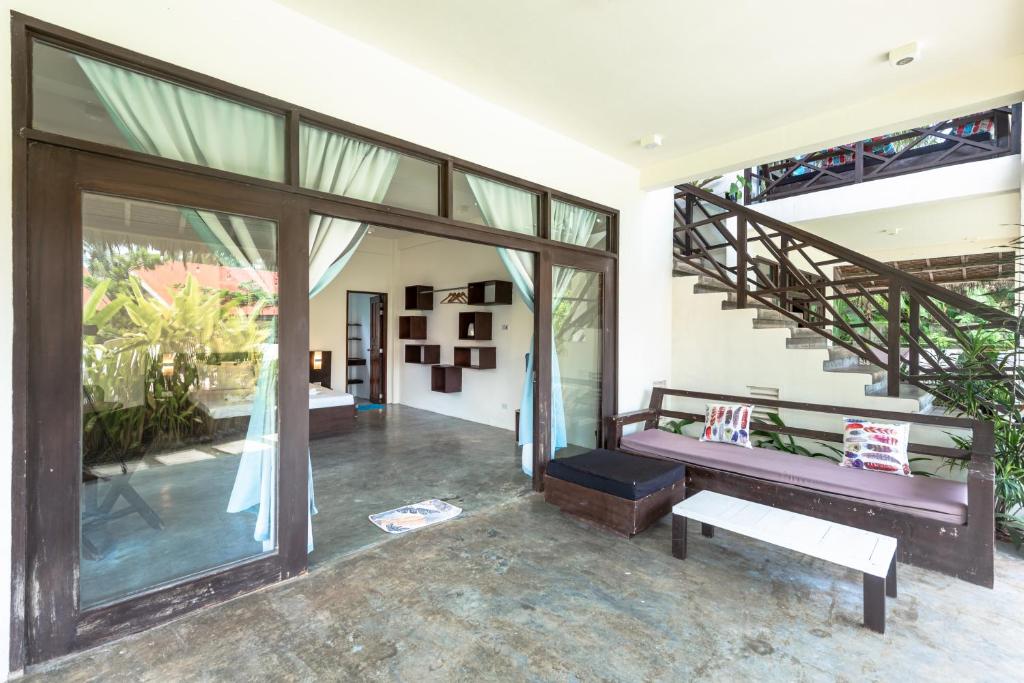 Bazén v ubytování Ohana Resort Siargao nebo v jeho okolí