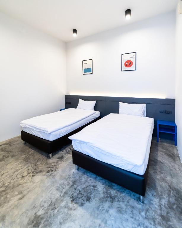 PIER 808 Hostel - 11