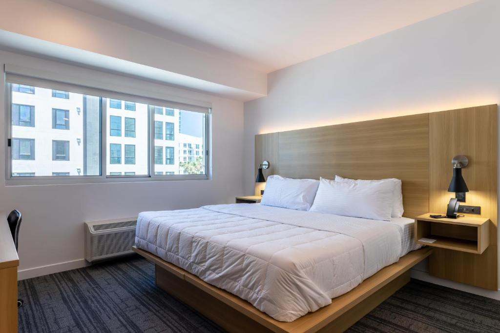 Hotel Mai Downtown Long Beach - King Room
