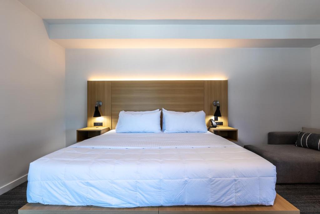 Hotel Mai Downtown Long Beach - Deluxe King Room