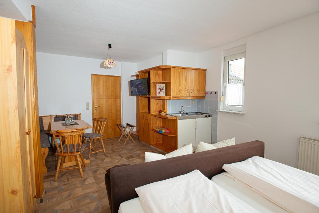 Kuchyň nebo kuchyňský kout v ubytování Landhotel zum Stern