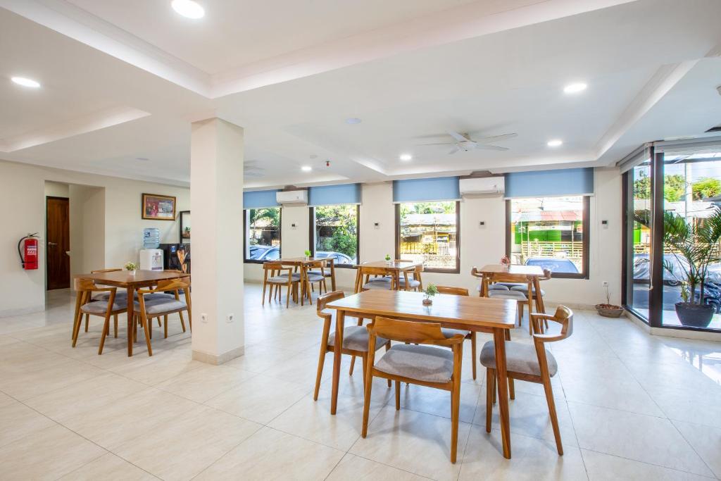 Restaurace v ubytování Liberta Home Seririt Bali