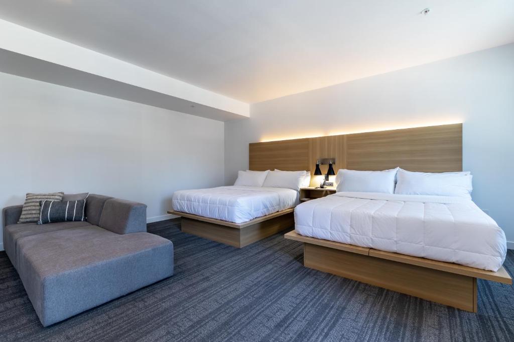Hotel Mai Downtown Long Beach - Deluxe Queen Room