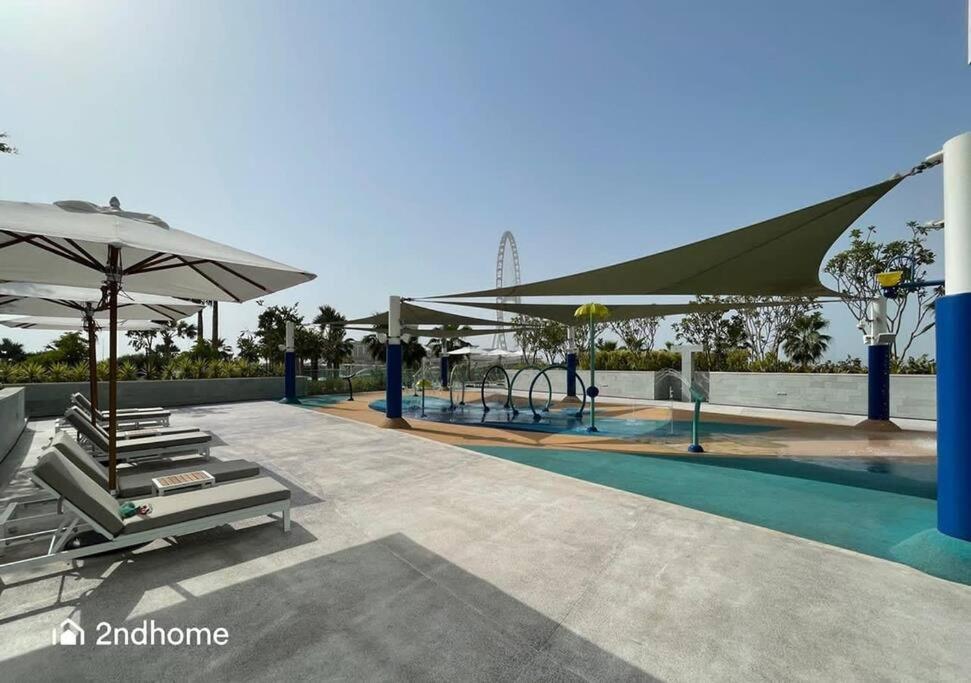 Bazén v ubytování Full Ain Dubai View - The Address Beach Residence nebo v jeho okolí