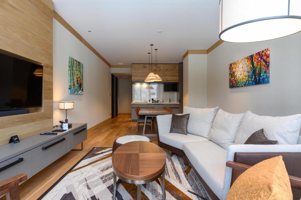 Yu Kiroro, Ski-in Ski-out Luxury Residences - 3 Bedroom Suite
