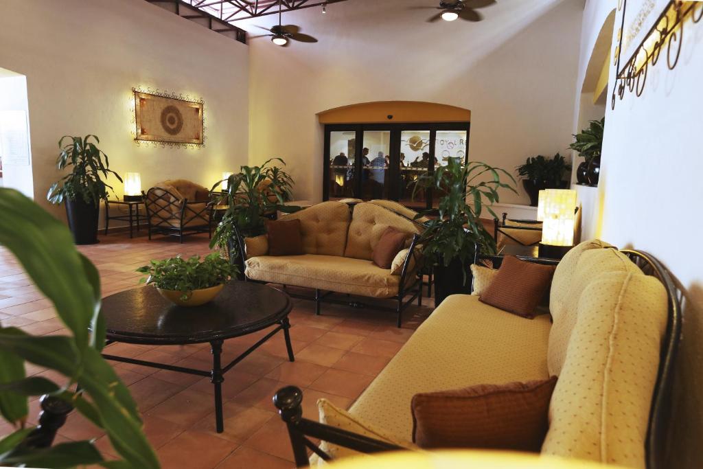 Posezení v ubytování The Royal Cancun All Villas Resort