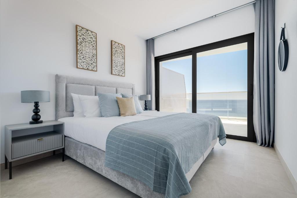 Kép SUNSET CLIFFS Retreat by Costa Activa Rentals Breathtaking Sea Views & Steps to the Beach szállásáról Benidormban a galériában
