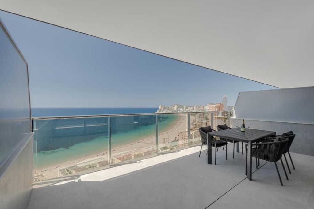 Kép SUNSET CLIFFS Retreat by Costa Activa Rentals Breathtaking Sea Views & Steps to the Beach szállásáról Benidormban a galériában