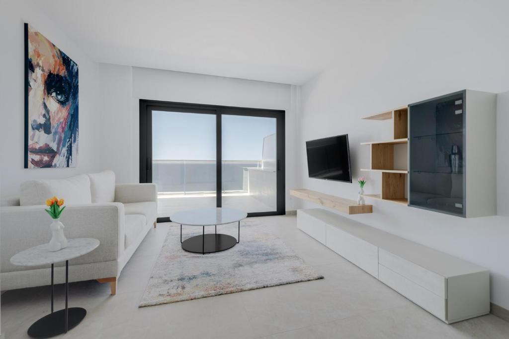Kép SUNSET CLIFFS Retreat by Costa Activa Rentals Breathtaking Sea Views & Steps to the Beach szállásáról Benidormban a galériában