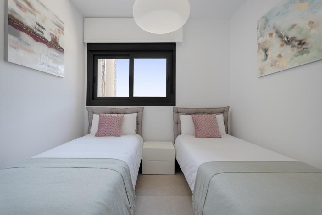 Kép SUNSET CLIFFS Retreat by Costa Activa Rentals Breathtaking Sea Views & Steps to the Beach szállásáról Benidormban a galériában