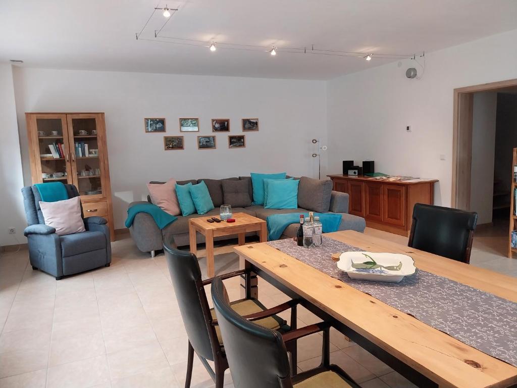Posezení v ubytování Ferienhaus Buschmuehle - Stolpen