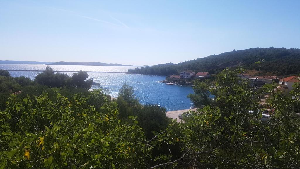 Gallery image of ISLAND OASIS - apartment with large bedroom & terrace with amazing sea view in Zaglav