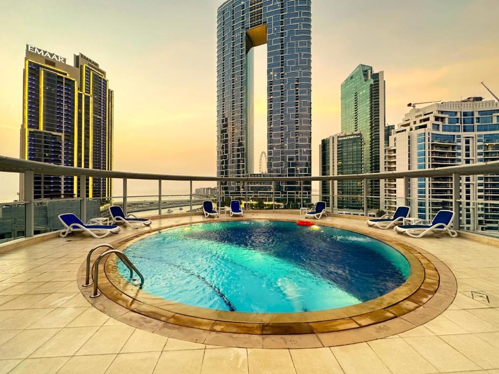 Lxry Full Marina View & RoofTop Pool 40% OFF, Dubai – Updated 2024 Prices