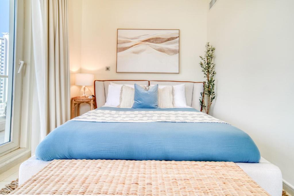 Postel nebo postele na pokoji v ubytování Mangrove Place, Reem Island, Abu Dhabi - Mint Stay