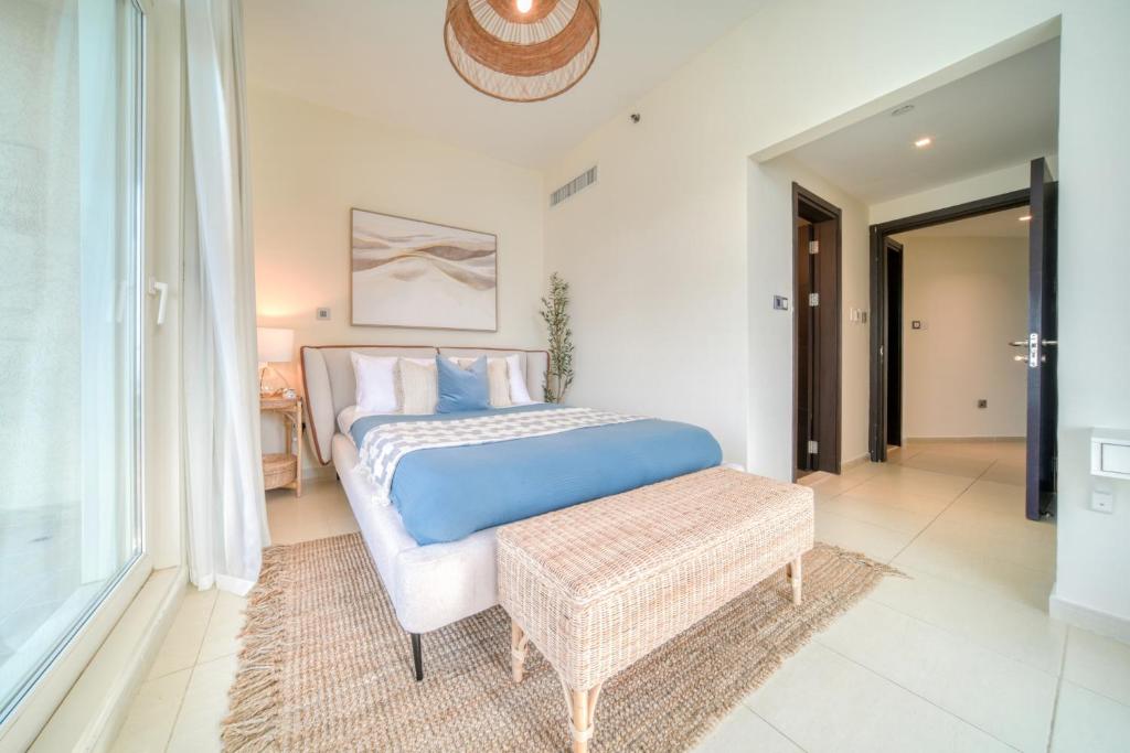 Postel nebo postele na pokoji v ubytování Mangrove Place, Reem Island, Abu Dhabi - Mint Stay