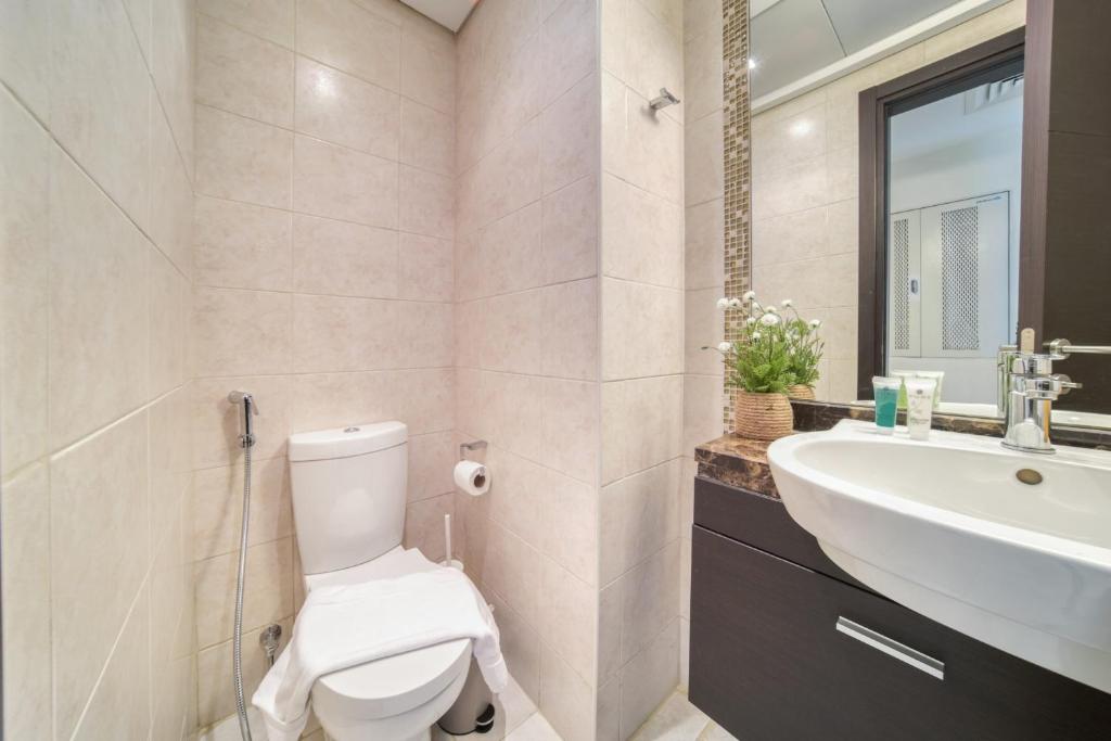 Koupelna v ubytování Mangrove Place, Reem Island, Abu Dhabi - Mint Stay
