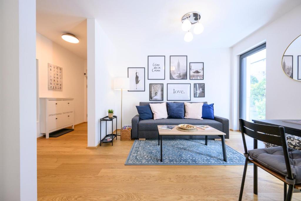 A seating area at Cozy Ottakring