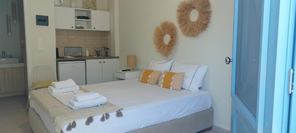 Posteľ alebo postele v izbe v ubytovaní Spiliada Boutique Studios
