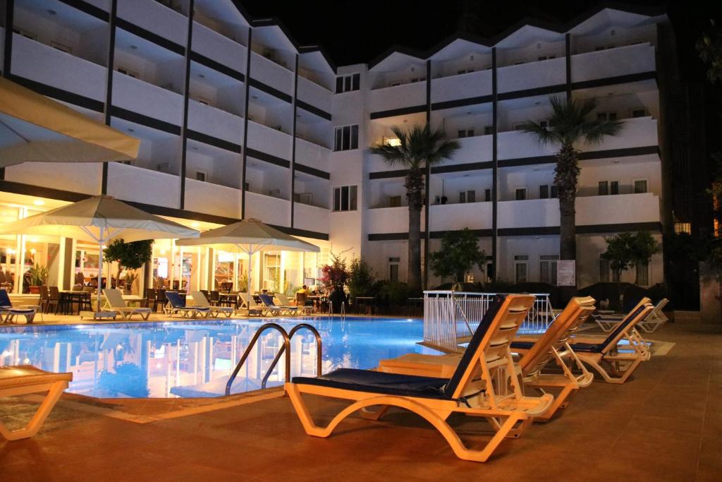 Bazén v ubytování SİDE SPRİNG HOTEL nebo v jeho okolí