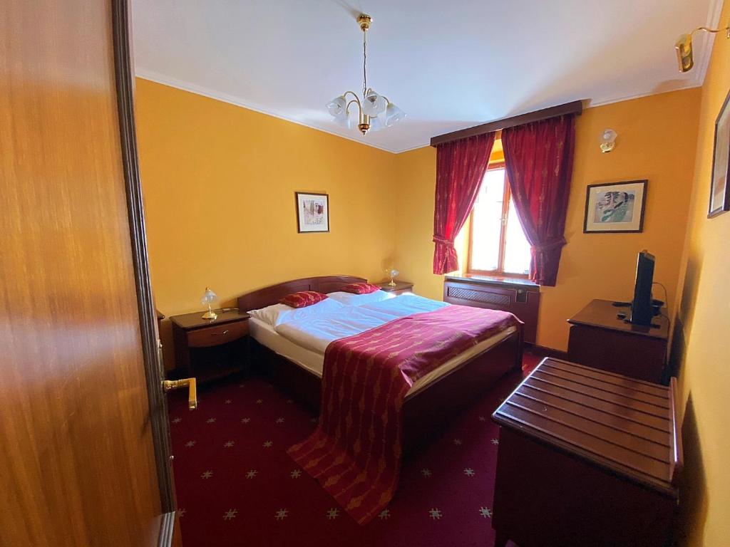 Hotel Octarna - Free On-site Parking - 10