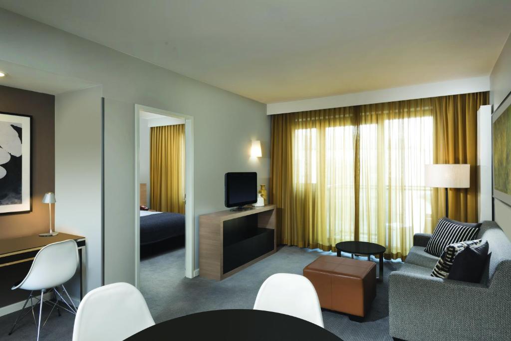 Adina Apartment Hotel Hamburg Michel - Resim 33