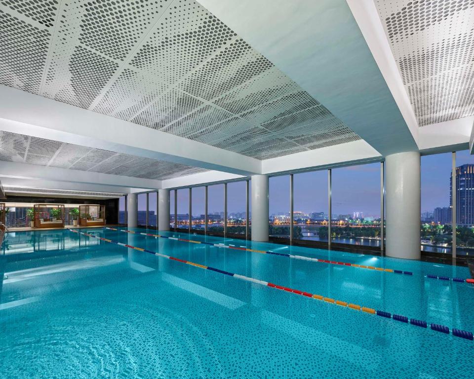 Bazén v ubytování Hyatt Regency Shanghai Songjiang nebo v jeho okolí