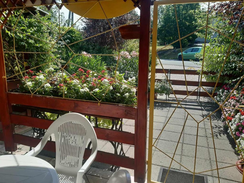 Balkón alebo terasa v ubytovaní Gyöngyvirág Apartment