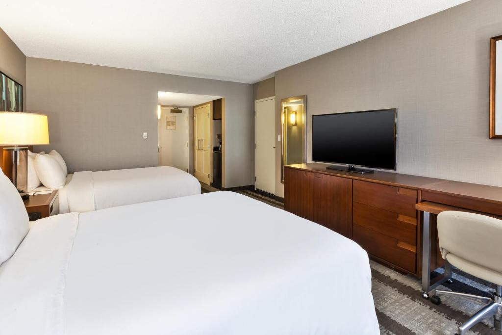 Crowne Plaza Dulles Airport by IHG photo