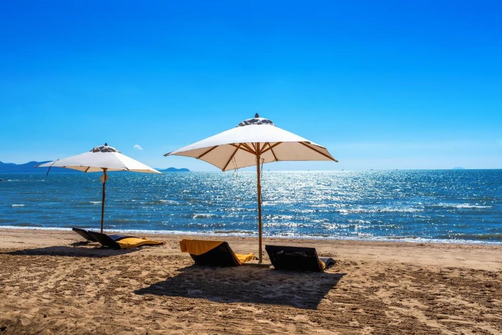 Beachfront Apartment at Shkembi Kavajes Kamelia Building - Image 9